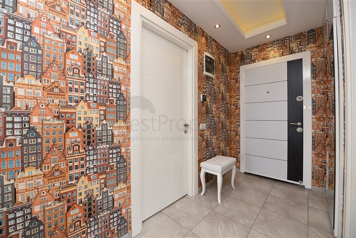 Трехкомнатная квартира с видом на море