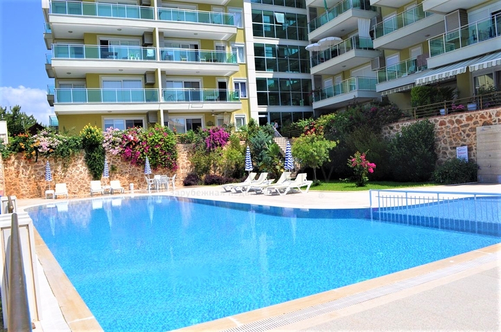 Трехкомнатная квартира с видом на море