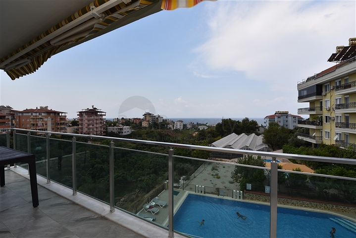 Трехкомнатная квартира с видом на море