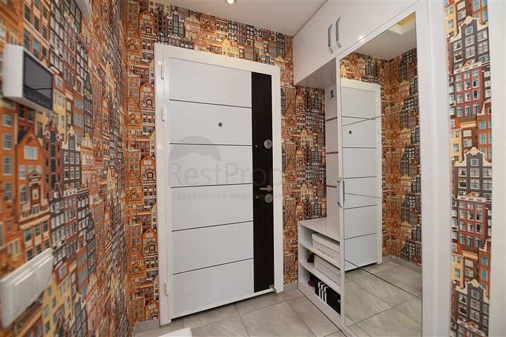 Трехкомнатная квартира с видом на море