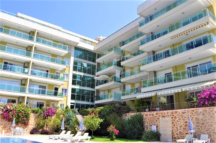 Трехкомнатная квартира с видом на море