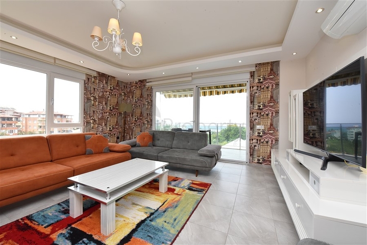 Трехкомнатная квартира с видом на море