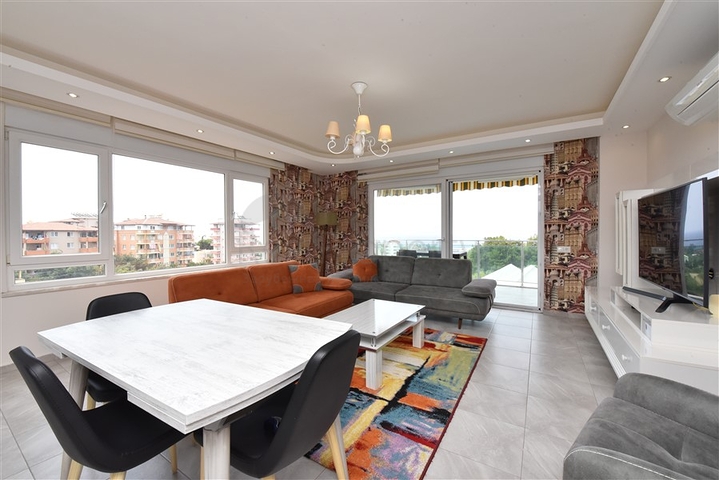 Трехкомнатная квартира с видом на море