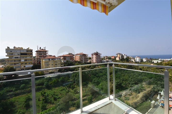 Трехкомнатная квартира с видом на море