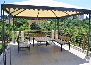 Трехкомнатная квартира с видом на море