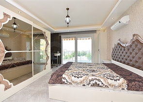 Трехкомнатная квартира с видом на море