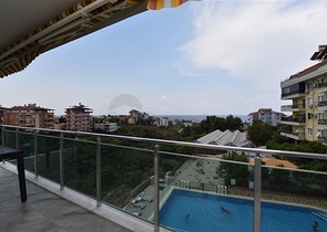 Трехкомнатная квартира с видом на море