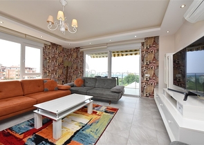 Трехкомнатная квартира с видом на море