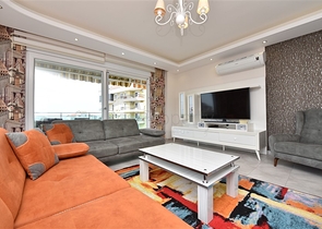 Трехкомнатная квартира с видом на море