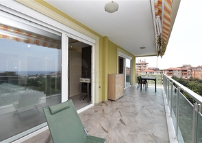 Трехкомнатная квартира с видом на море