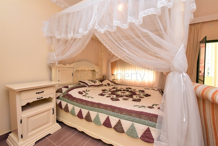 Меблированная вилла в шаговой доступности от моря