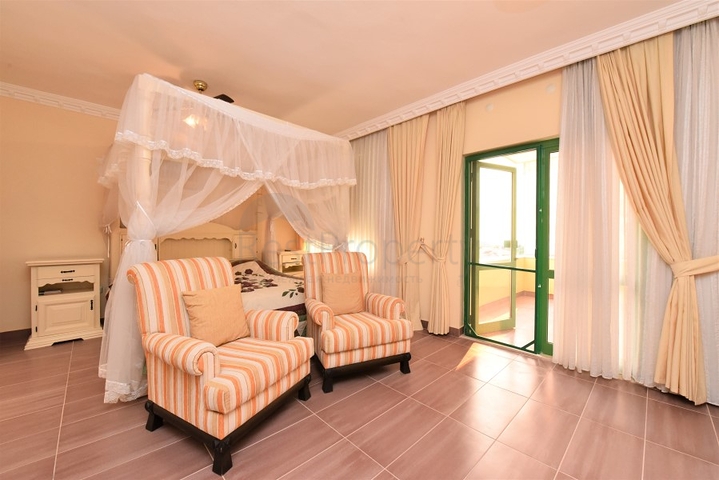 Меблированная вилла в шаговой доступности от моря