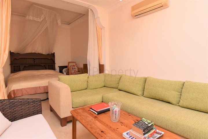 Меблированная вилла в шаговой доступности от моря