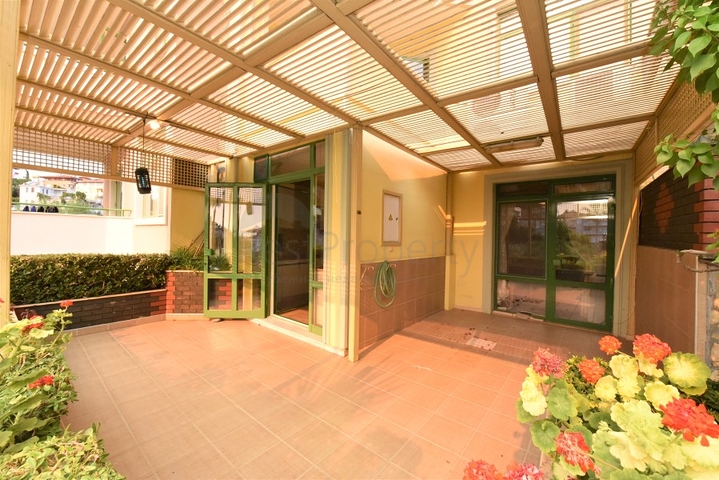 Меблированная вилла в шаговой доступности от моря