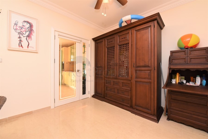 Меблированная вилла в шаговой доступности от моря