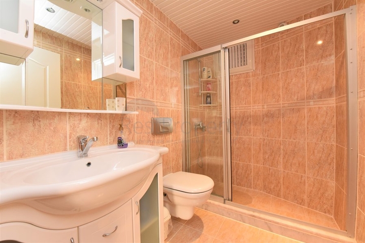 Меблированная вилла в шаговой доступности от моря