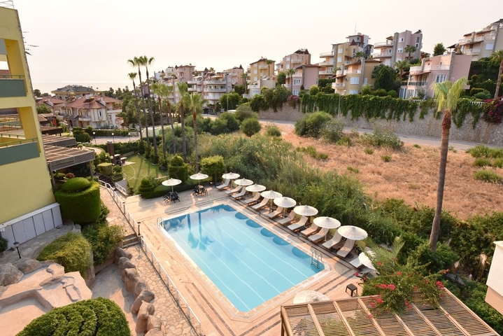 Меблированная вилла в шаговой доступности от моря