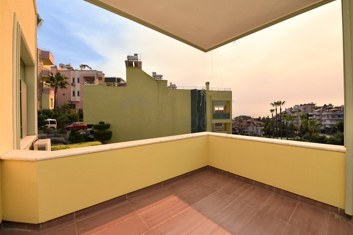 Меблированная вилла в шаговой доступности от моря