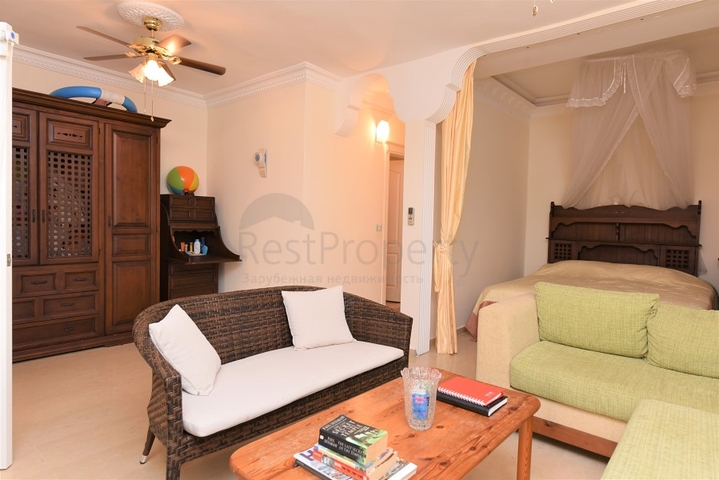 Меблированная вилла в шаговой доступности от моря