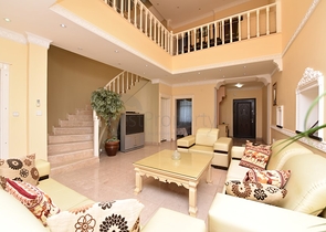 Меблированная вилла в шаговой доступности от моря