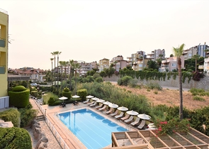 Меблированная вилла в шаговой доступности от моря