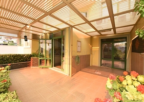 Меблированная вилла в шаговой доступности от моря