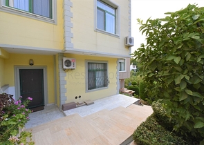 Меблированная вилла в шаговой доступности от моря