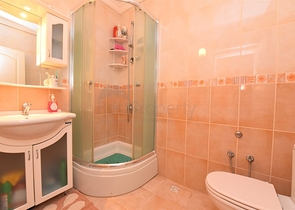 Меблированная вилла в шаговой доступности от моря