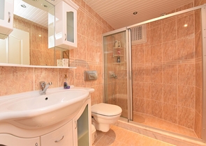 Меблированная вилла в шаговой доступности от моря