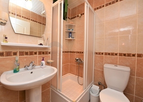 Меблированная вилла в шаговой доступности от моря