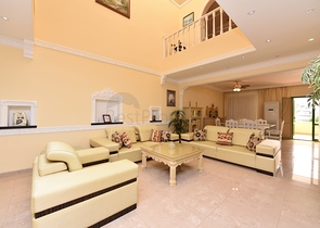 Меблированная вилла в шаговой доступности от моря