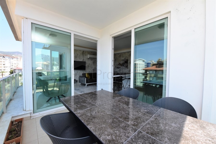 Пентхаус планировки 3+1 с видом на море