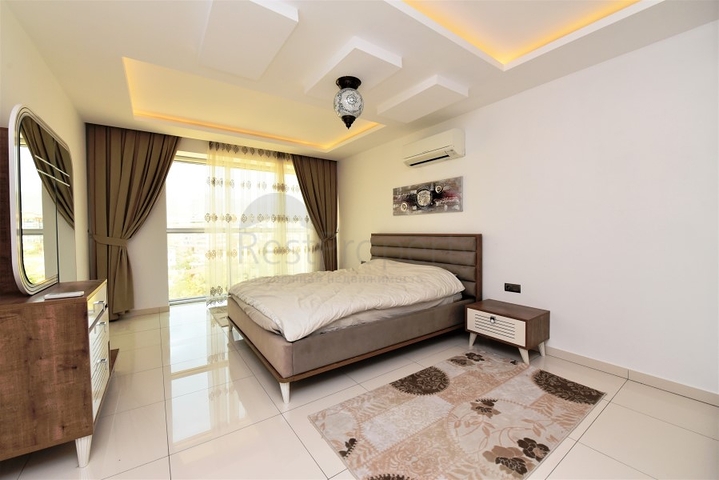 Пентхаус планировки 3+1 с видом на море