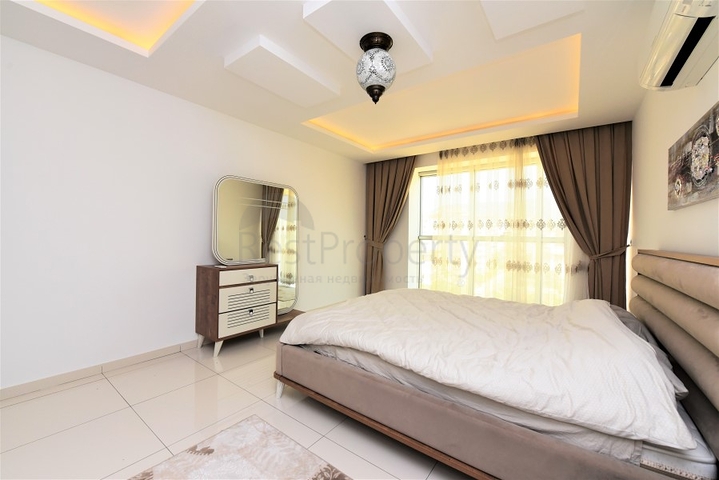 Пентхаус планировки 3+1 с видом на море