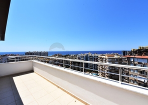 Пентхаус планировки 3+1 с видом на море