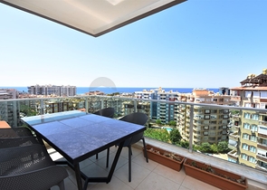 Пентхаус планировки 3+1 с видом на море