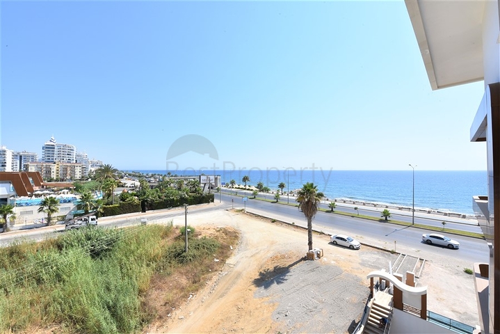 Двухкомнатная квартира с видом на море