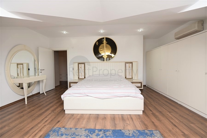 Меблированный пентхаус в районе Оба