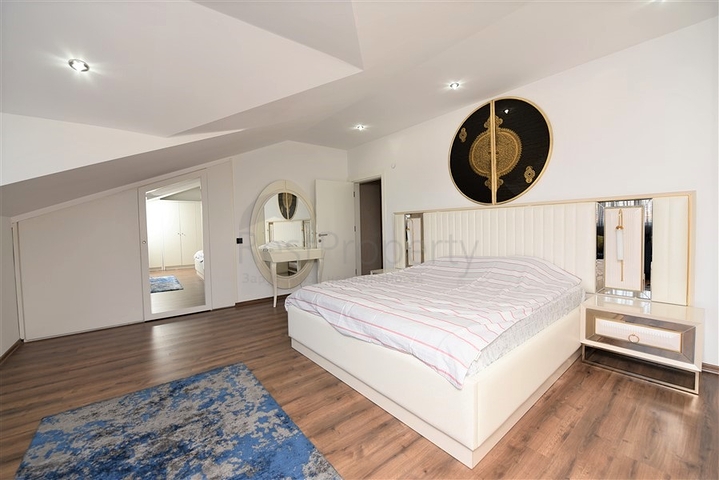 Меблированный пентхаус в районе Оба