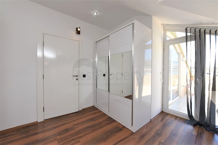 Меблированный пентхаус в районе Оба