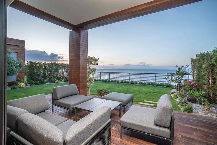 Элитный комплекс с отельной концепцией на первой береговой линии в районе Ялыкавак