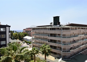 Трехкомнатная квартира в шаговой доступности от моря