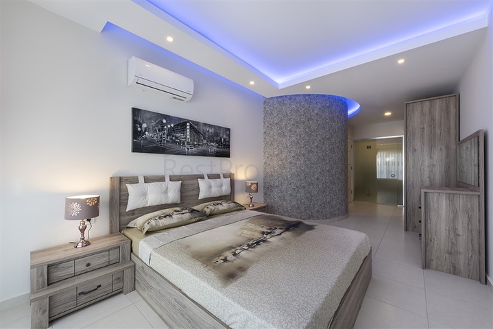 Меблированный пентхаус планировки 2+1 в Авсалларе