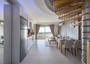 Меблированный пентхаус планировки 2+1 в Авсалларе