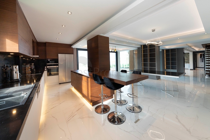 Просторная вилла по авторскому дизайну в Ялыкаваке!