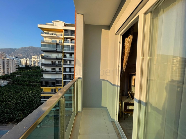 Трехкомнатная квартира в районе Махмутлар