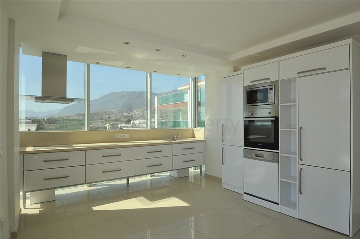 Трехкомнатная квартира в районе Каргыджак