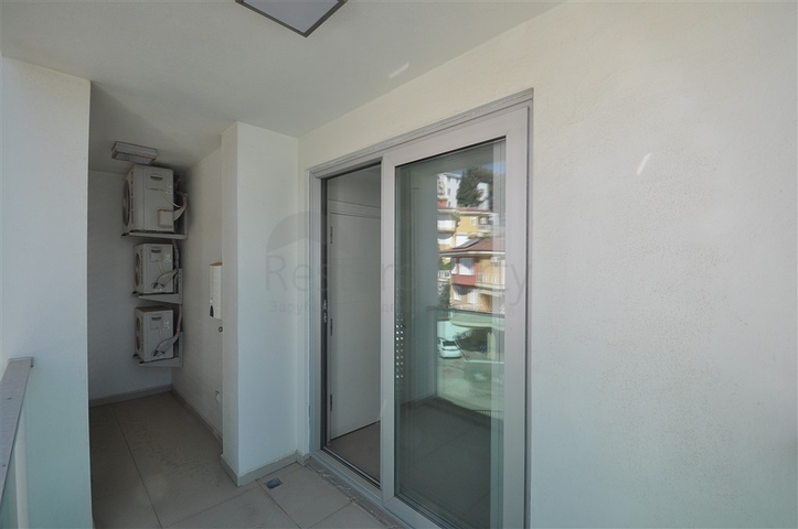 Трехкомнатная квартира в районе Каргыджак