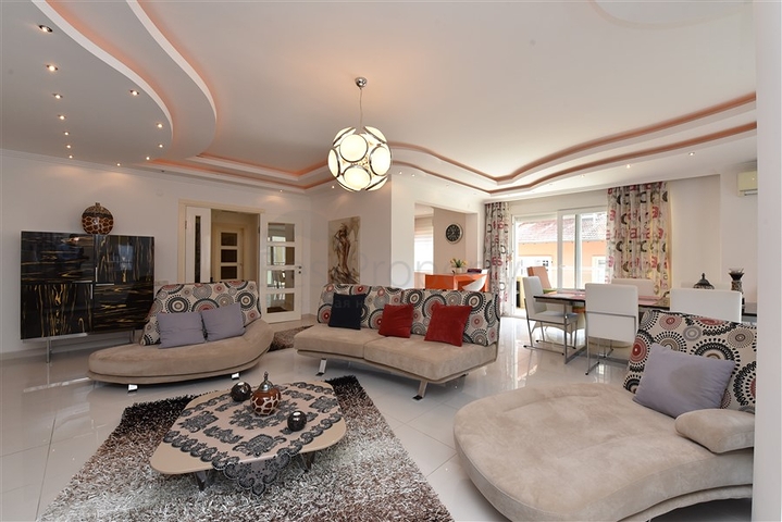 Пентхаус 4+1 в центре Аланьи