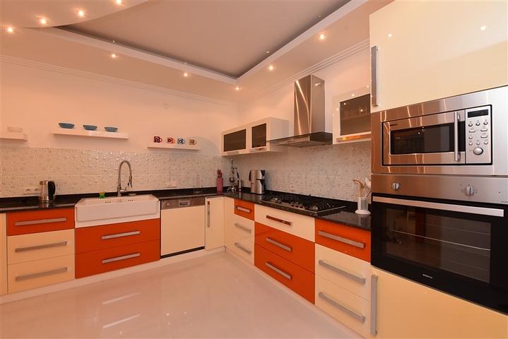 Пентхаус 4+1 в центре Аланьи